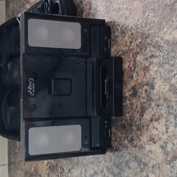 Ipod docking stereo - Picture 2 of 7